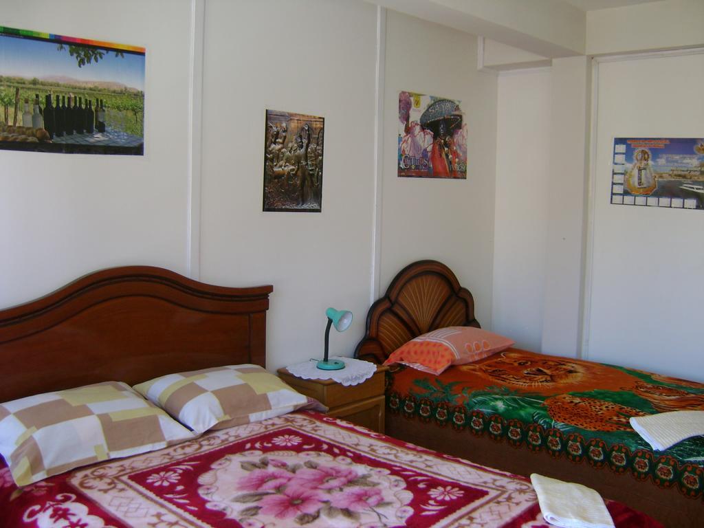 Hostal Villa Imperial Yunguyo Habitación foto