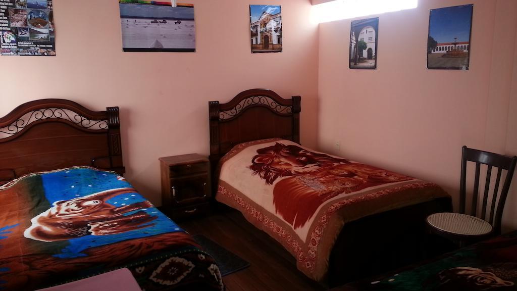 Hostal Villa Imperial Yunguyo Habitación foto